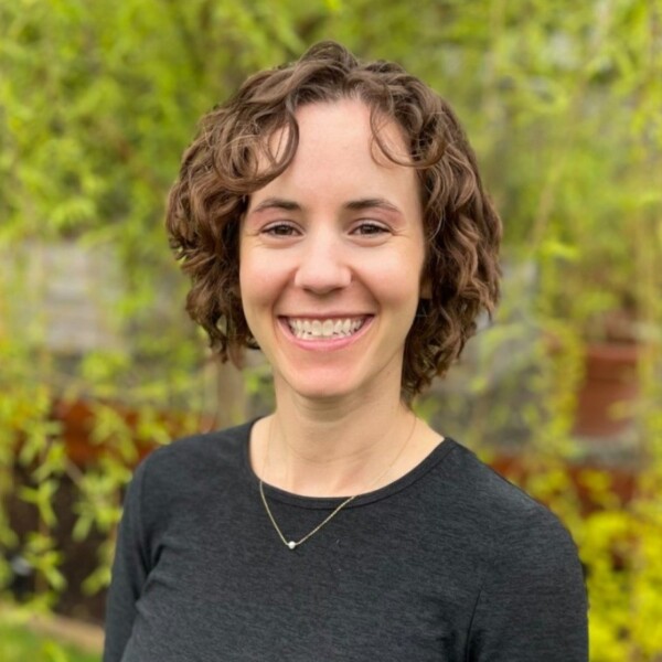 Headshot of Lynn Anderson, CFP®